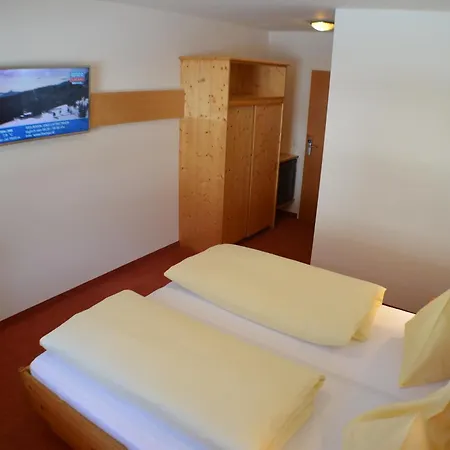Starjet Hotel